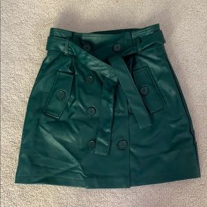 LEATHER SKIRT!